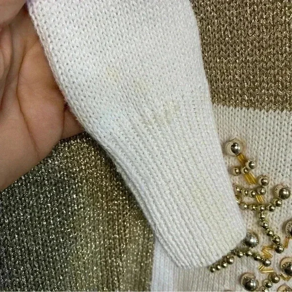 Lew Magrum VINTAGE gold and cream, gold beaded snowflake Christmas sweater SZ-L - Picture 7 of 11